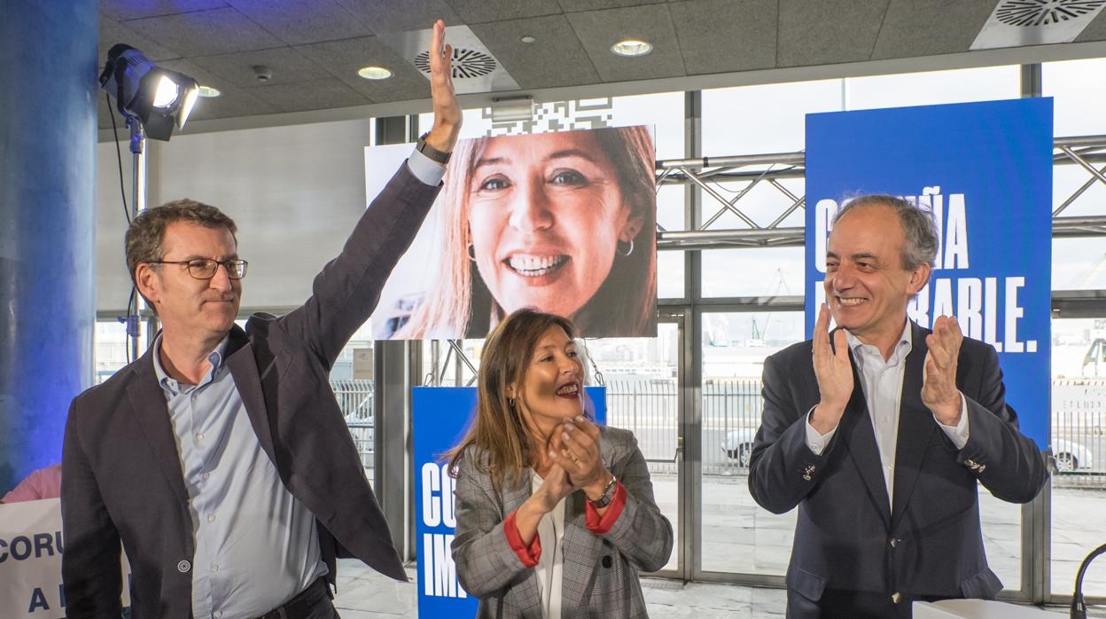 Feijóo, durante el cierre de campaña en La Coruña junto a la candidata Bea Mato