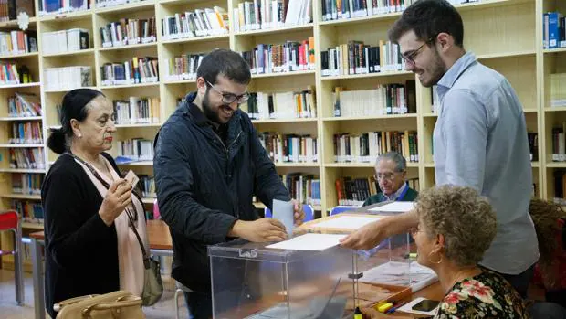 La participación supera el 36 por ciento a las dos de la tarde en Castilla y León