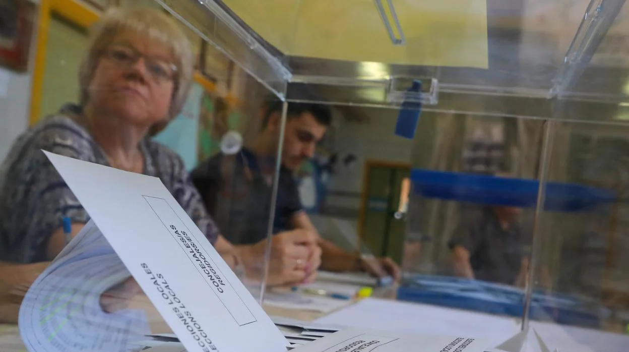 Imagen de una urna de esta jornada de elecciones municipales del 26M en Valencia