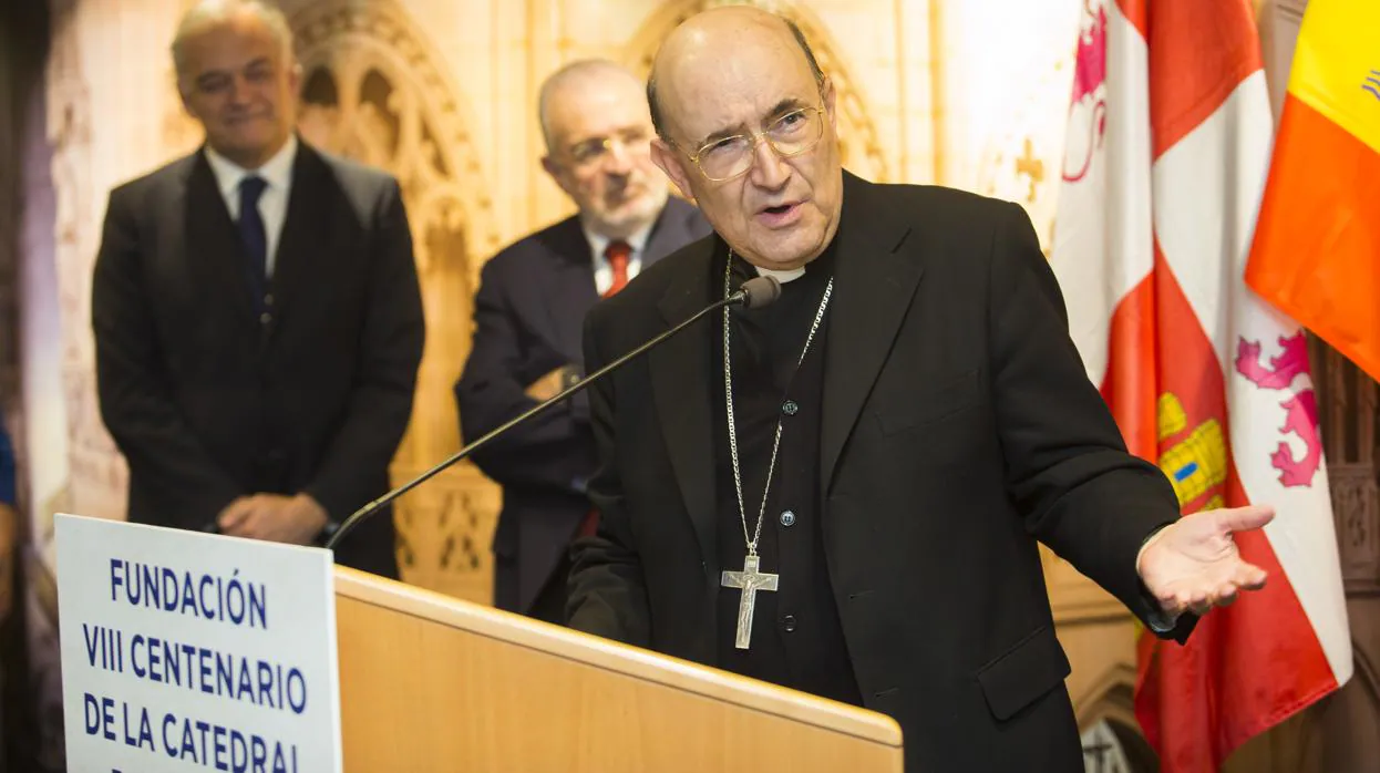 El arzobispo Fidel Herráez, en un acto del VIII centenario de la Catedral de Burgos
