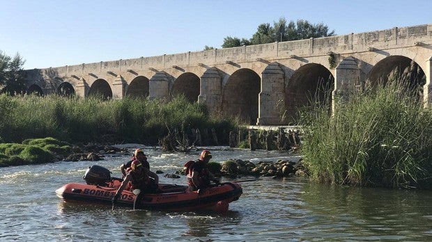 Buscan a un hombre que podría haber muerto ahogado en el río Jarama