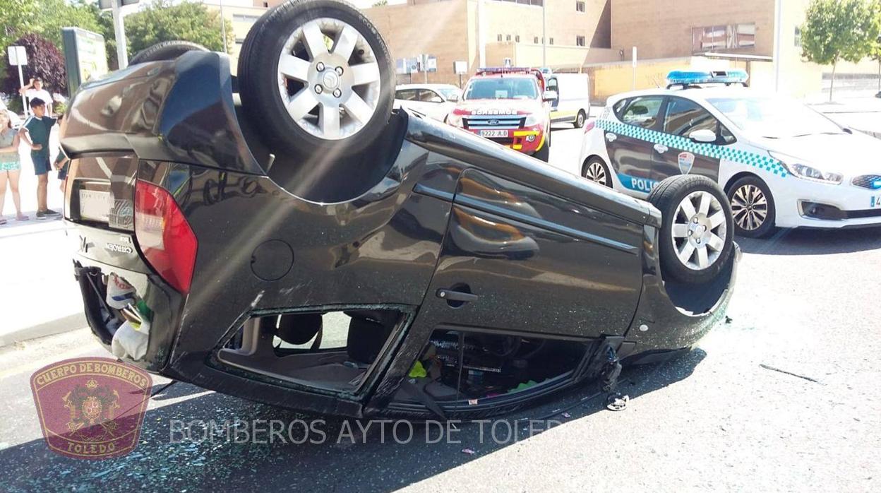 El turismo ha volcado en el inicio de la calle Alberche, en el barrio del Polígono