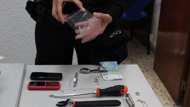 Dos agentes fuera de servicio sorprenden a dos chicas cuando intentaban robar en casa de un vecino en Valencia