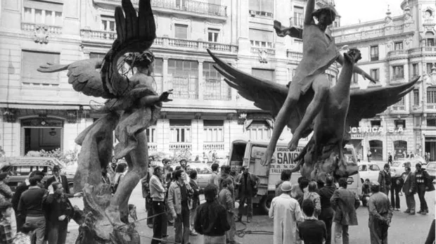 Historia del edificio más fotografiado de Madrid: del ave fénix, a la victoria del Coullaut-Valera