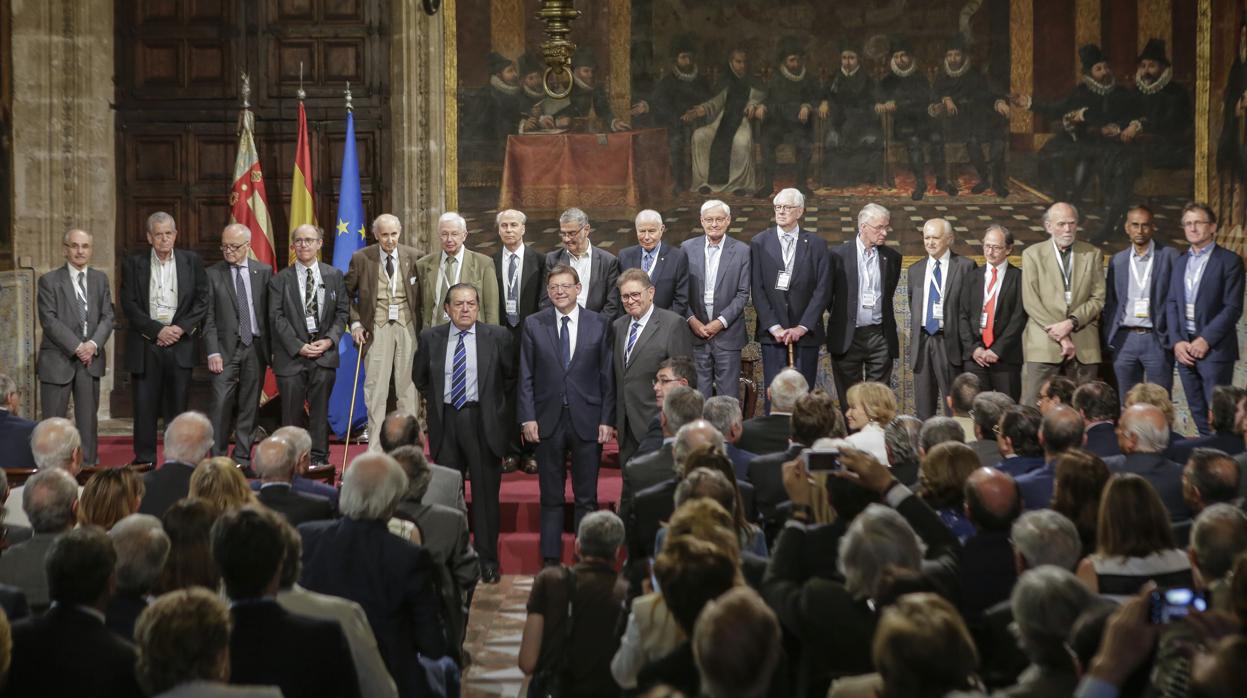 Los ganadores de los premios Rey Jaime I, este martes en el Palau de la Generalitat