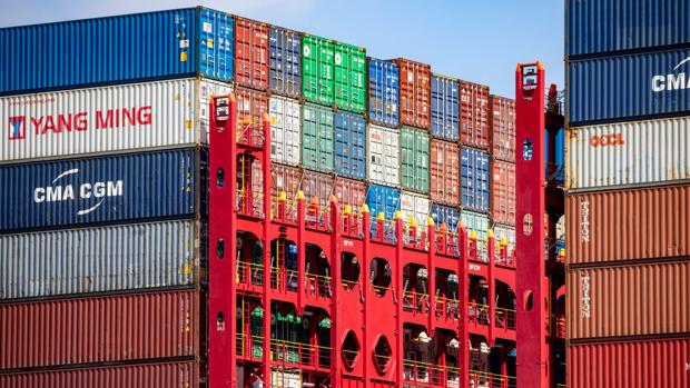 Camerún pugna por restar influencia a los puertos de Canarias y Dakar