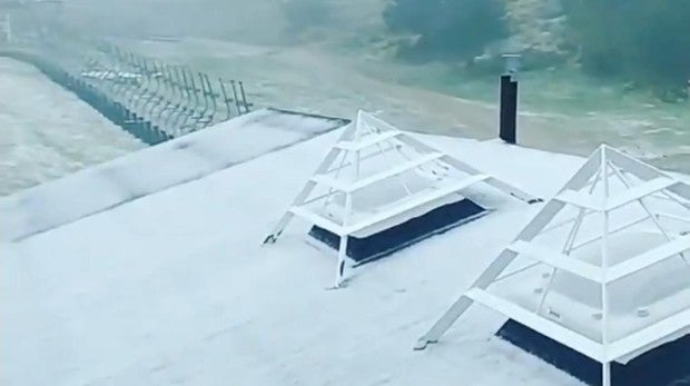 Nieve en la sierra de Madrid en pleno mes de junio: «Parece un día de invierno. No es normal»