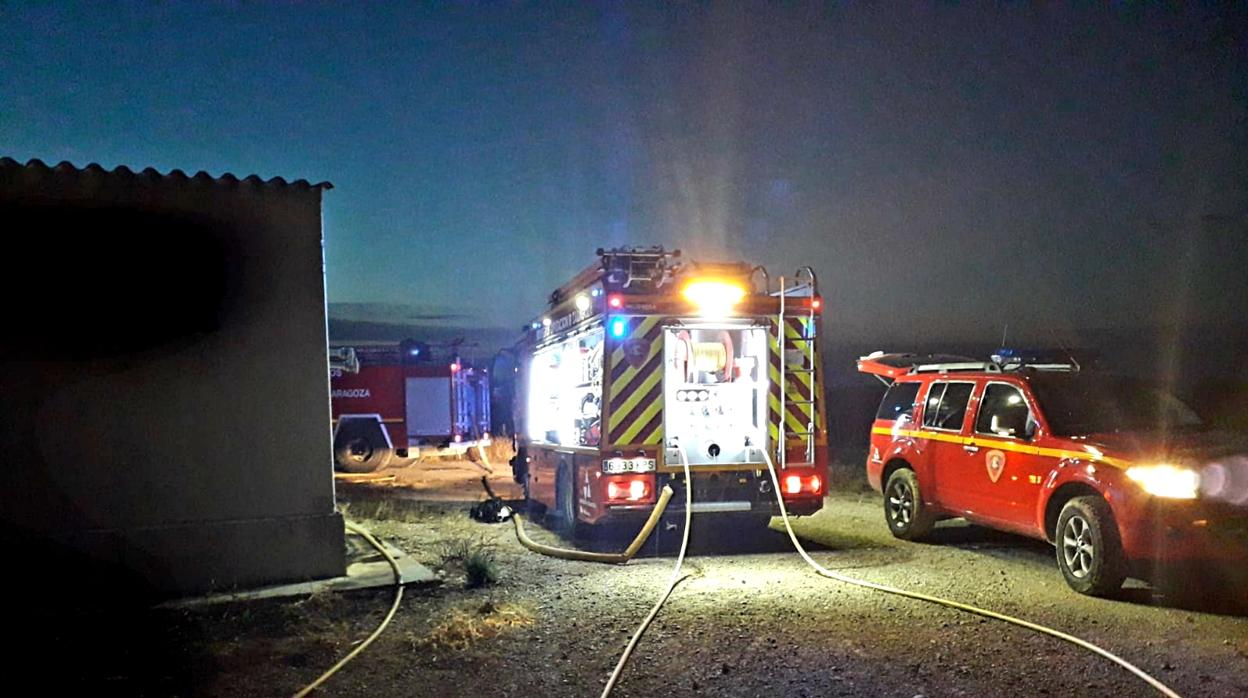 Arde una granja de Tauste y varios lechones mueren asfixiados por el humo