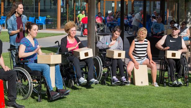 Pacientes, expacientes y amigos de Parapléjicos muestran su arte como motor de crecimiento personal