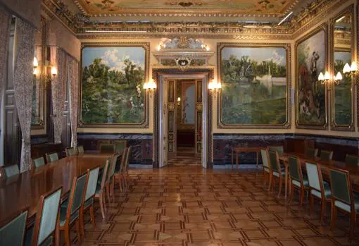 El antiguo comedor de gala cuenta con pinturas de Antonio Gomar