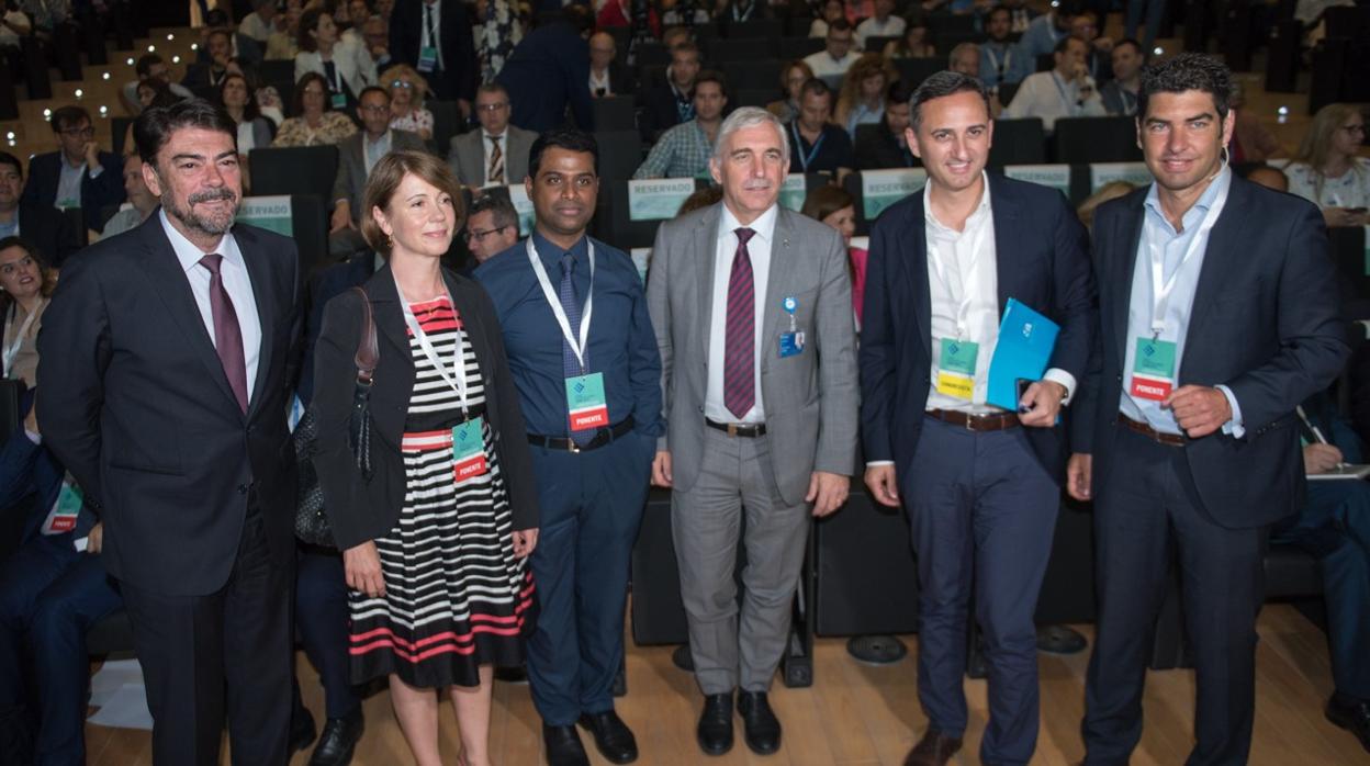 Luis Barcala, Alcalde de Alicante, Ramesh Ramadoss. Co-Chair, IEEE Blockchain lnitiative· Clara Neppel. Senior Director European Business Operations at IEEE· Christian Archambeau. Director Ejecutivo EUIPO· Cesar Sánchez. Presidente Diputación Alicante· y Manuel Bonilla. Director de SUMA