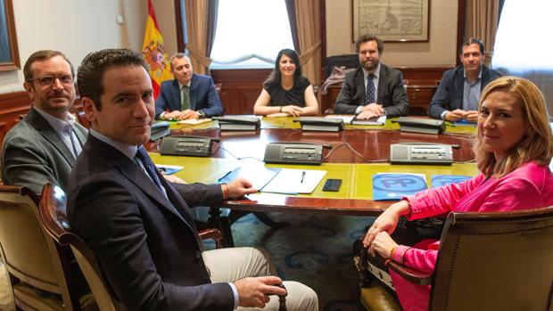 PP y Vox anuncian un acuerdo en las Asambleas de Madrid y Murcia que Cs se resiste a admitir