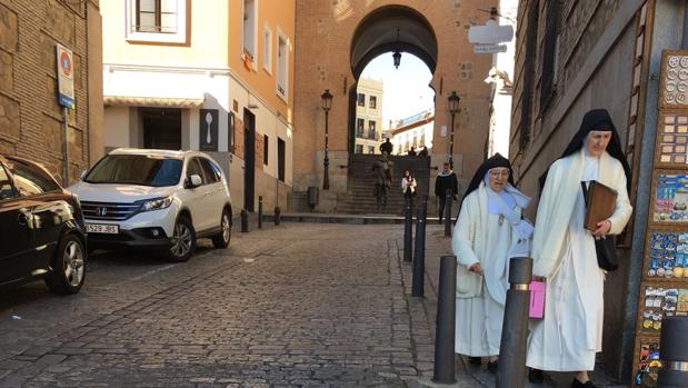 El arzobispo propone a las parroquias «adoptar» conventos para salvarlos de la ruina