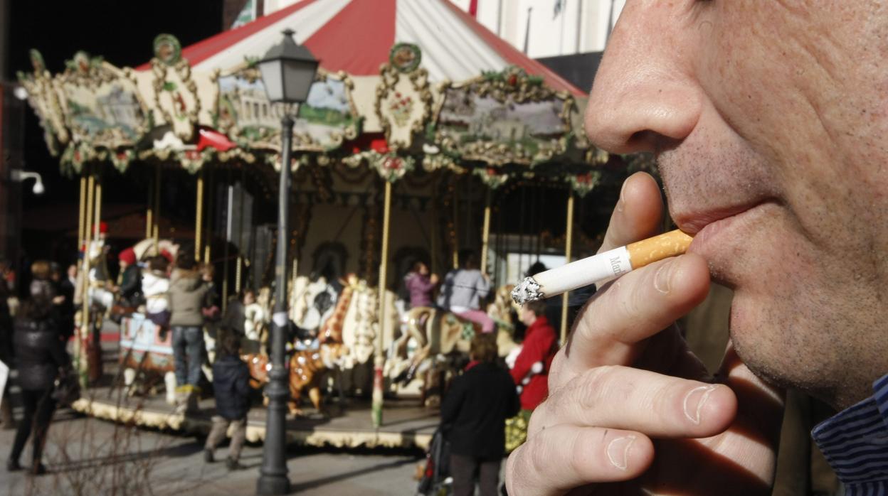 El mayor riesgo asociado al consumo de tabaco se mantiene años después incluso en exfumadores