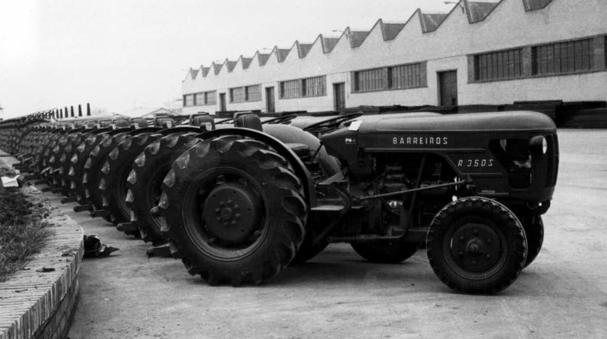 Tractores en la factoría de Barreiros de Villaverde en 1966