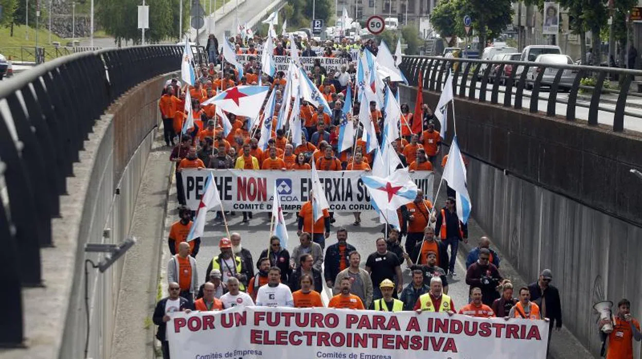 Manifestación de los trabajadores de las electrointensivas en Santiago
