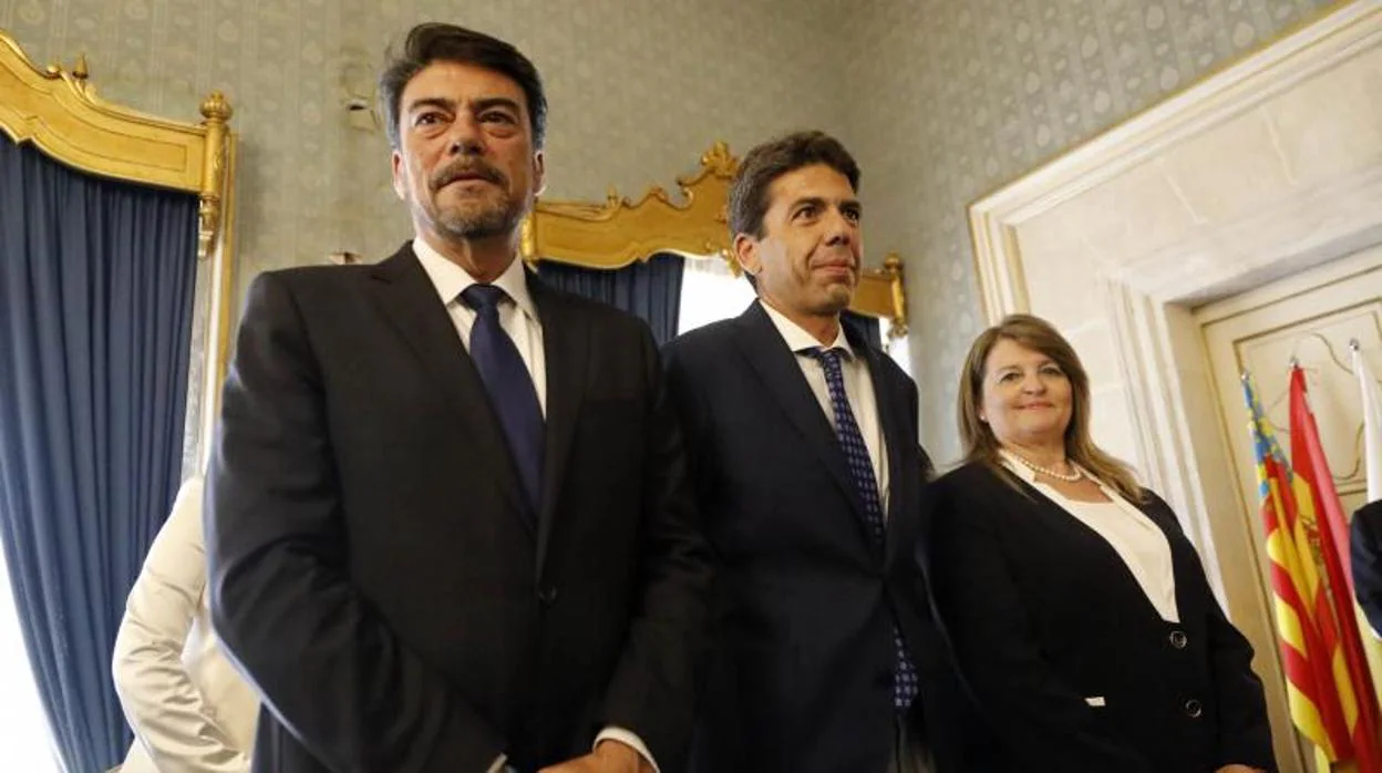 Barcala y Mazón en la sesión de investidura del alcalde de Alicante, el pasado sábado