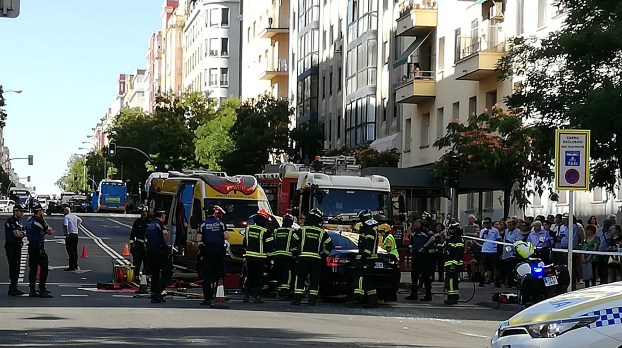 Imagen de la VTC que ha chocado contra un autobús