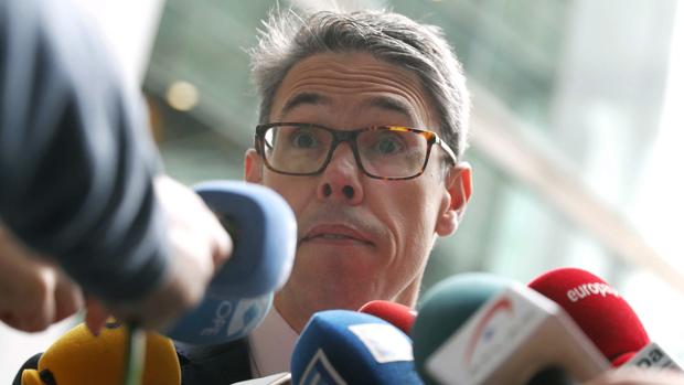 El joven fallecido en Oviedo tras ser agredido sufrió dos golpes, uno al caer después de una patada