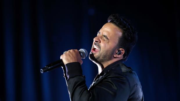 Luis Fonsi se desvive por Toledo