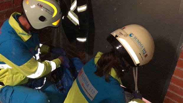 Fallece un hombre al caer por el hueco de un ascensor en un edificio en construcción de Vallecas