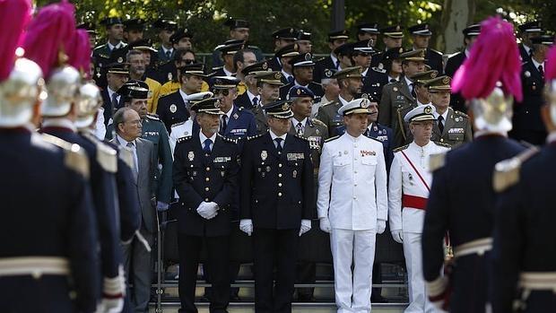 Almeida recuperará los antidisturbios y tendrá «tolerancia cero» con okupas y manteros