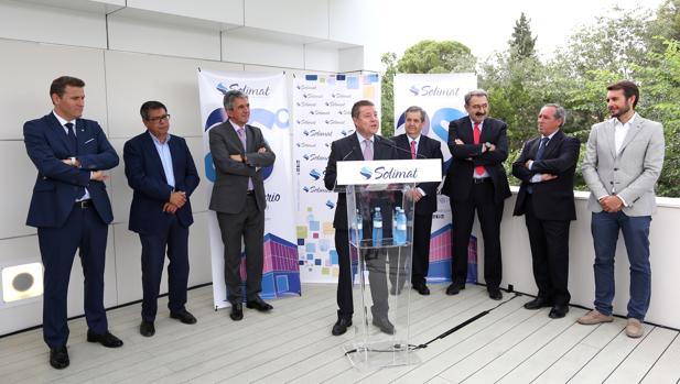 Page propone una empresa semi-pública para gestionar contratos del tercer sector