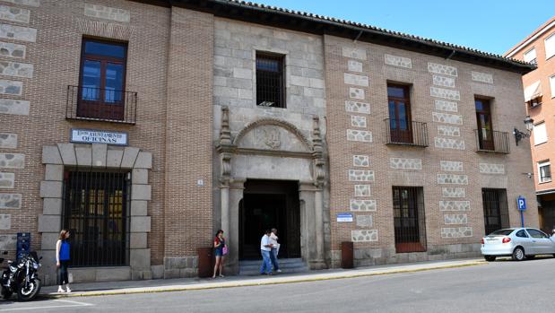 Talavera pide un adelanto de los ingresos del Estado para pagar la extra de verano