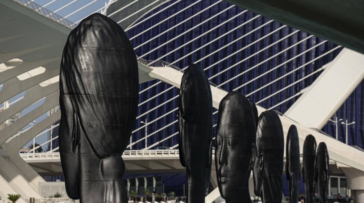 Imagen de la exposición de Jaume Plensa en la Ciudad de las Artes y las Ciencias de Valencia