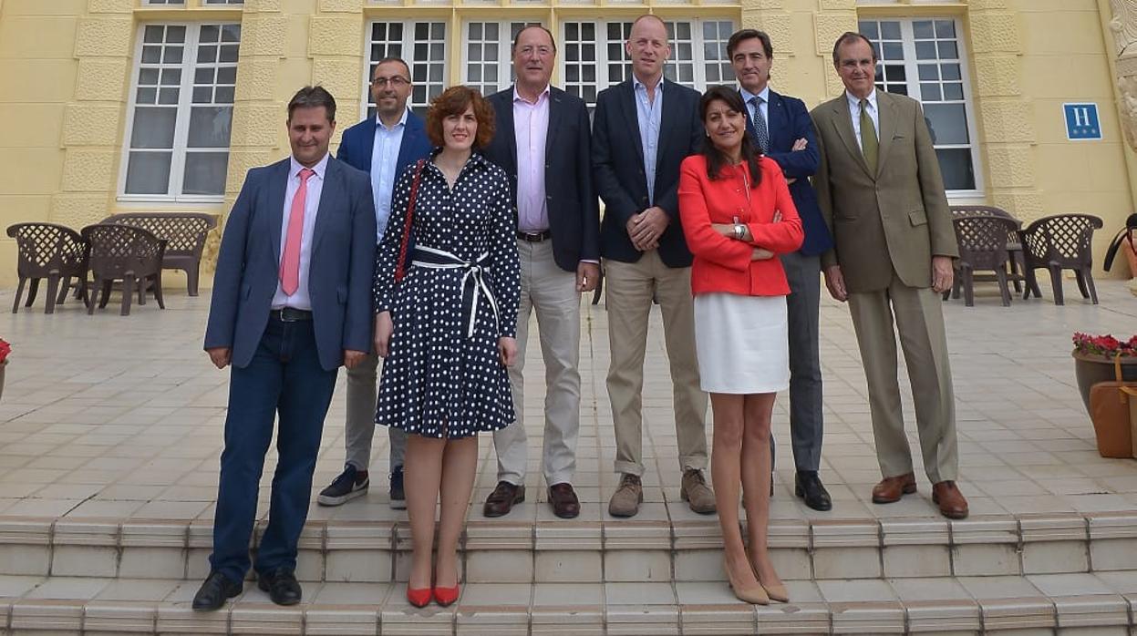 Participantes de la jornada sobre el emprendimiento en Medina del Campo, en una foto de familia