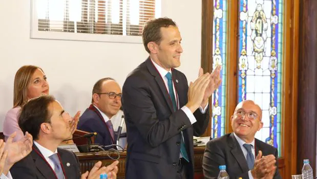 Conrado Íscar, nuevo presidente de la Diputación de Valladolid por mayoría absoluta