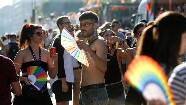 Pintadas contra el autobús de Ciudadanos en el Pride de Barcelona