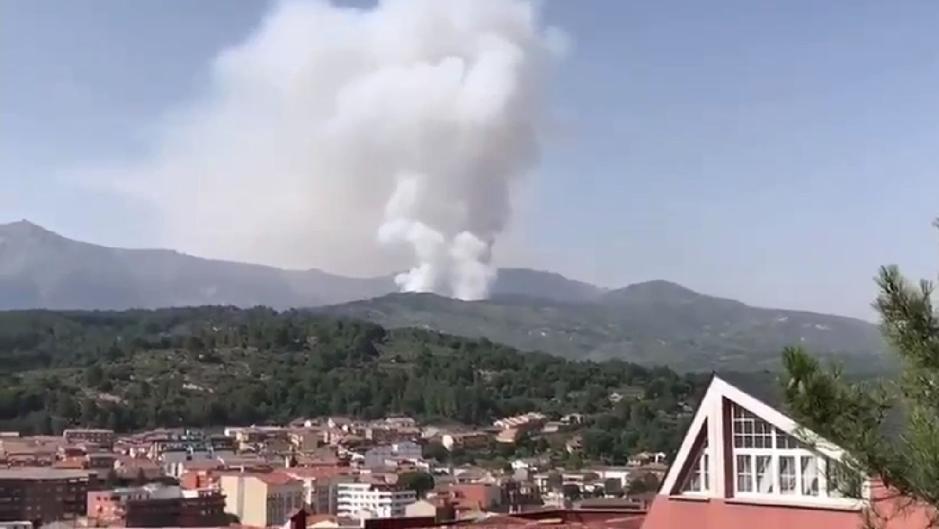 De nuevo Ávila: las primeras imágenes del fuego en el Valle del Tiétar