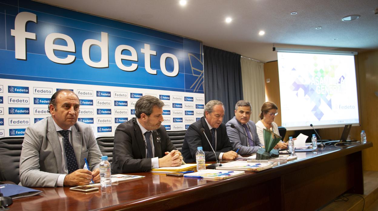 Ángel Nicolás, presidente de Fedeto, pronunciando su discurso