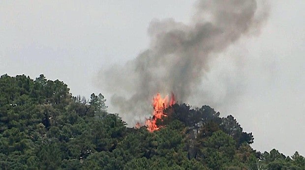 El peor incendio del siglo en Madrid, contenido pero no controlado tras quemar 2.500 hectáreas