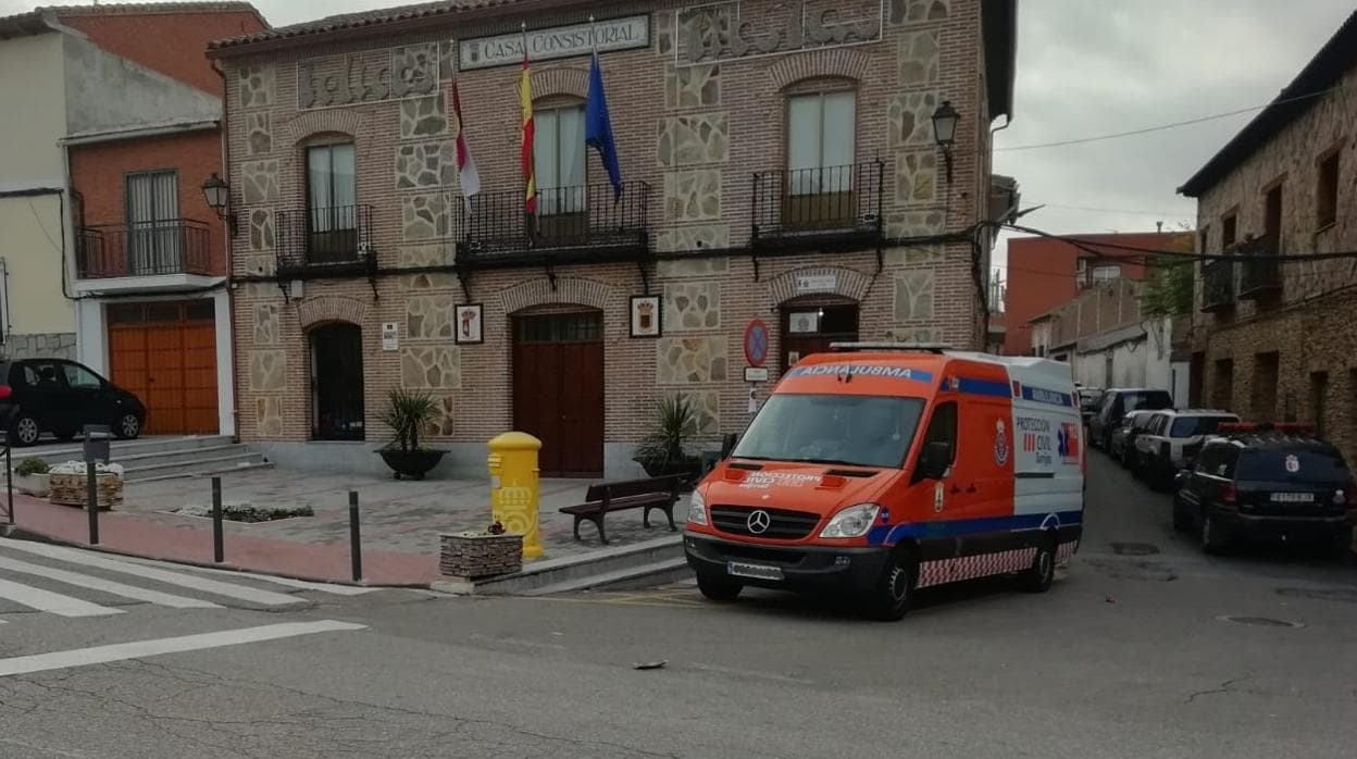 En esta ambulancia de la Agrupación de Protección Civil de Torrijos se logró sacar a Ibrahim de la parada cardiorrespiratoria