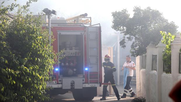 Herido un bombero al rescatar a un menor de un incendio