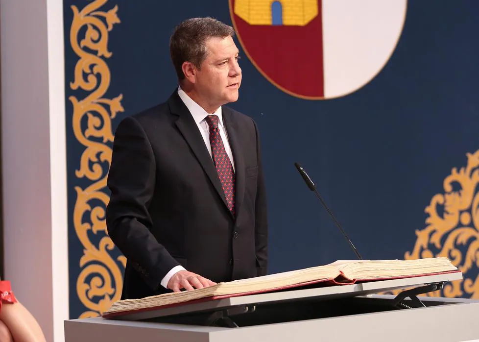 Emiliano García-Page jura su cargo como presidente de Castilla-La Mancha