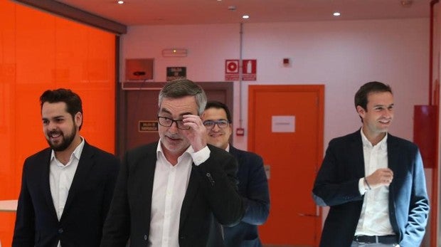 El cruce de reproches entre PP, Cs y Vox dificulta un futuro acuerdo de investidura en Murcia