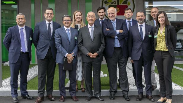 Juan Roig recibe al presidente de Portugal en el primer Mercadona del país vecino