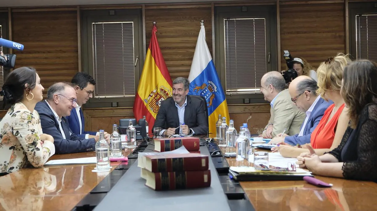 Sesión del Consejo Ejecutivo de Canarias bajo control de CC el ocho de julio de 2019