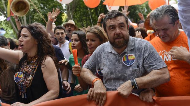 Un sindicato policial denuncia la agresión a seis agentes durante el acoso a Ciudadanos en el Orgullo