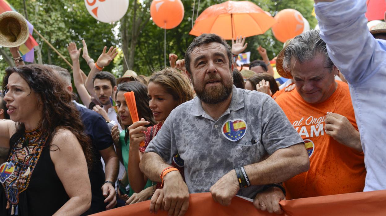 Ciudadanos fue increpado en la manifestación del orgullo lgtb 2019