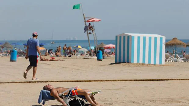 Todas las playas de Valencia quedan abiertas y en buenas condiciones para el baño