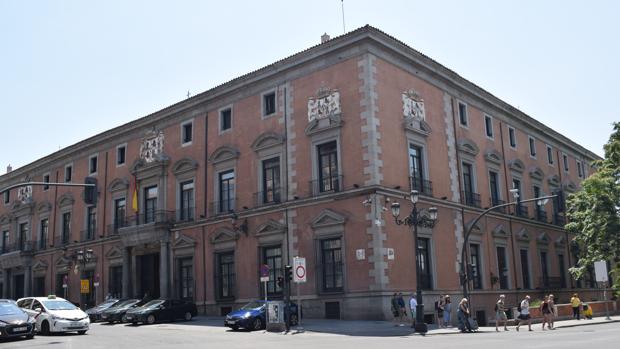 El «Palacio de los Consejos» que sirvió de orientación para los bombardeos de la Guerra Civil