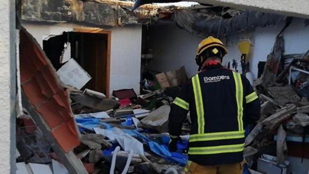 Una pareja resulta herida tras derrumbarse una terraza en la que había una piscina portátil