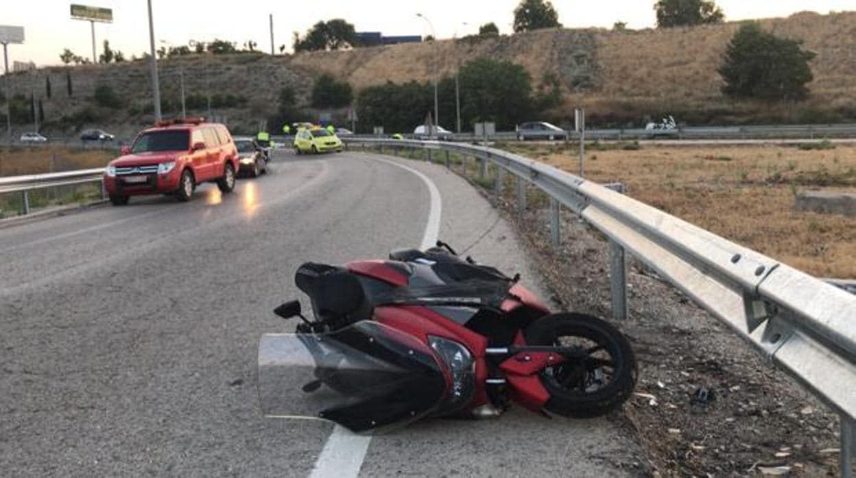 Muere Un Motorista Al Chocar Contra Un Coche Y Salir Despedido Varios ...