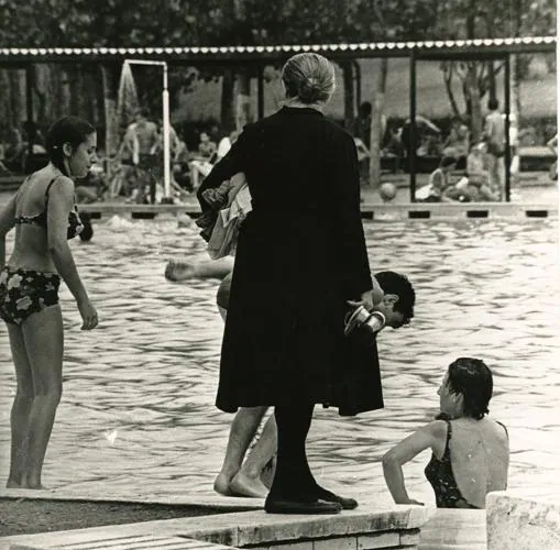 Bañistas en el Parque Sindical. en 1968