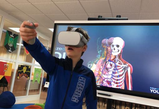 Los alumnos de Escolapios Soria usan ya gafas de realidad virtual para aprender