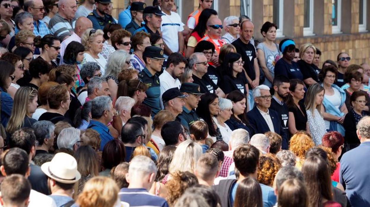 Concentración de condena por el asesinato de Mari Carmen Vázquez en Vilalba